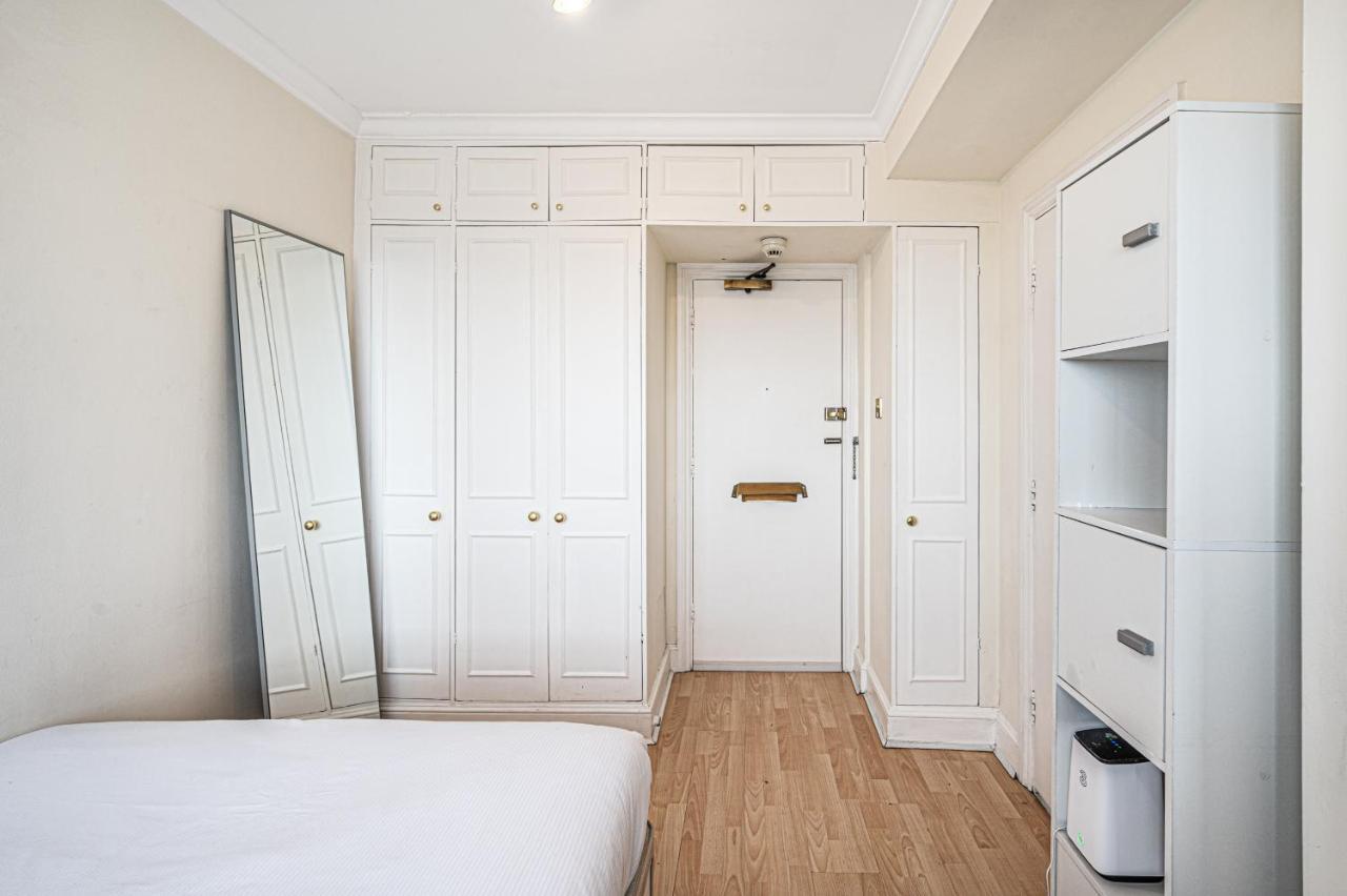 South Kensington Excellent Location Studio At Chelsea Cloister Hotel Londra Dış mekan fotoğraf